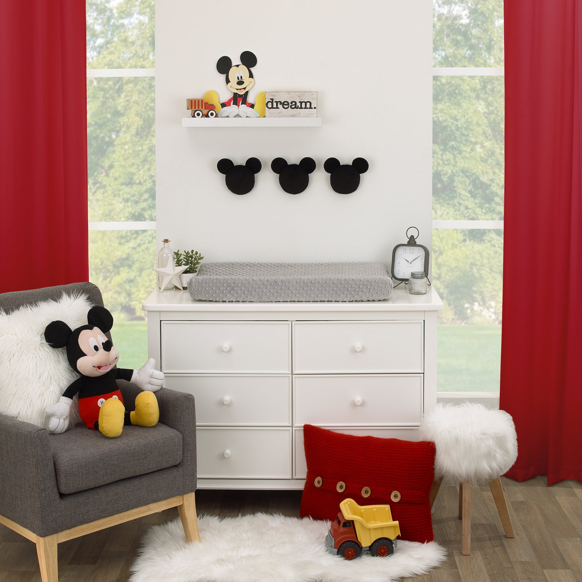 Disney Mickey Mouse Shaped Black Plush 3 Piece Wall DÃƒÆ’Ã‚Â©cor