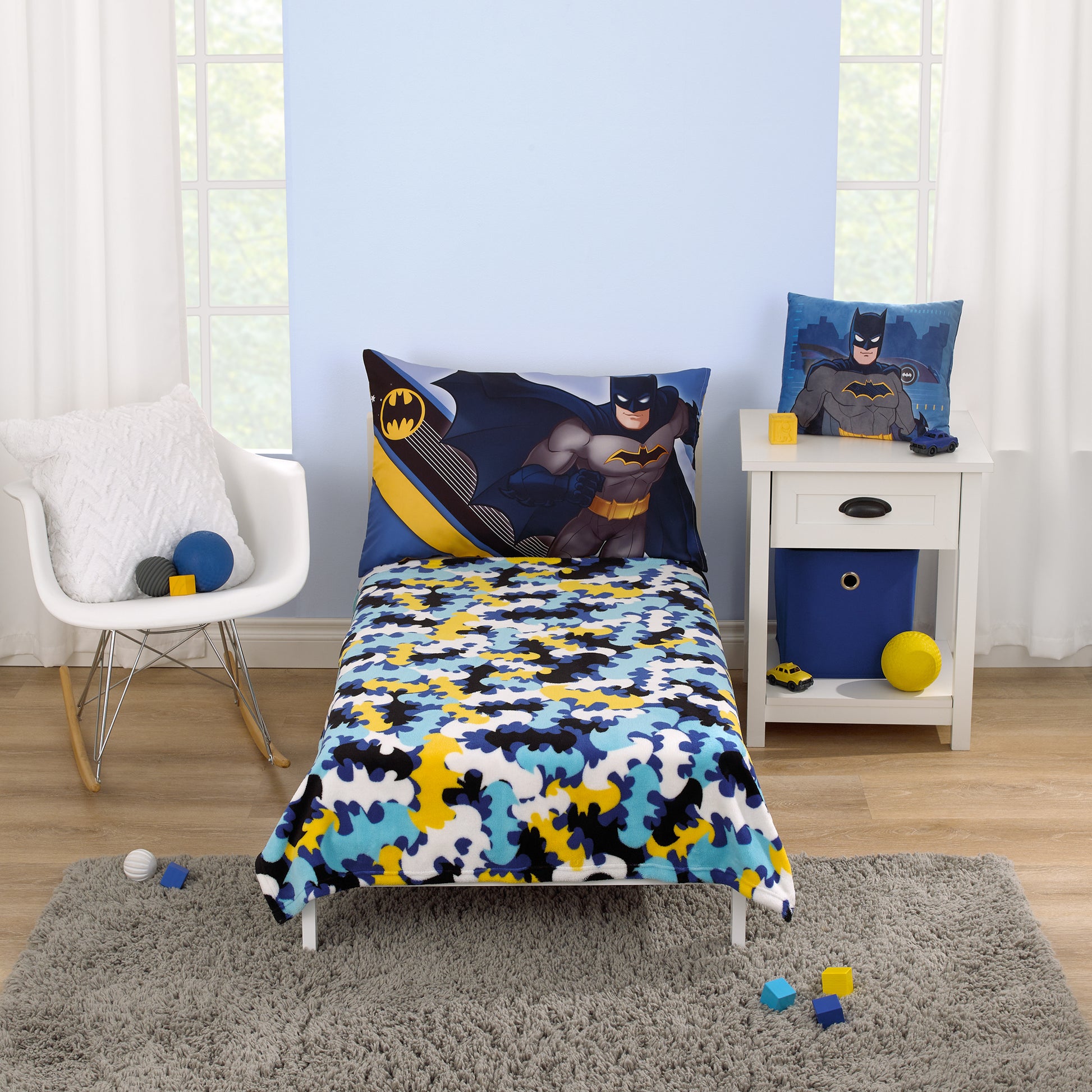 Warner Bros  Batman The Caped Crusader Light Blue, Navy, Yellow and White Bat-Signal Super Soft Toddler Blanket