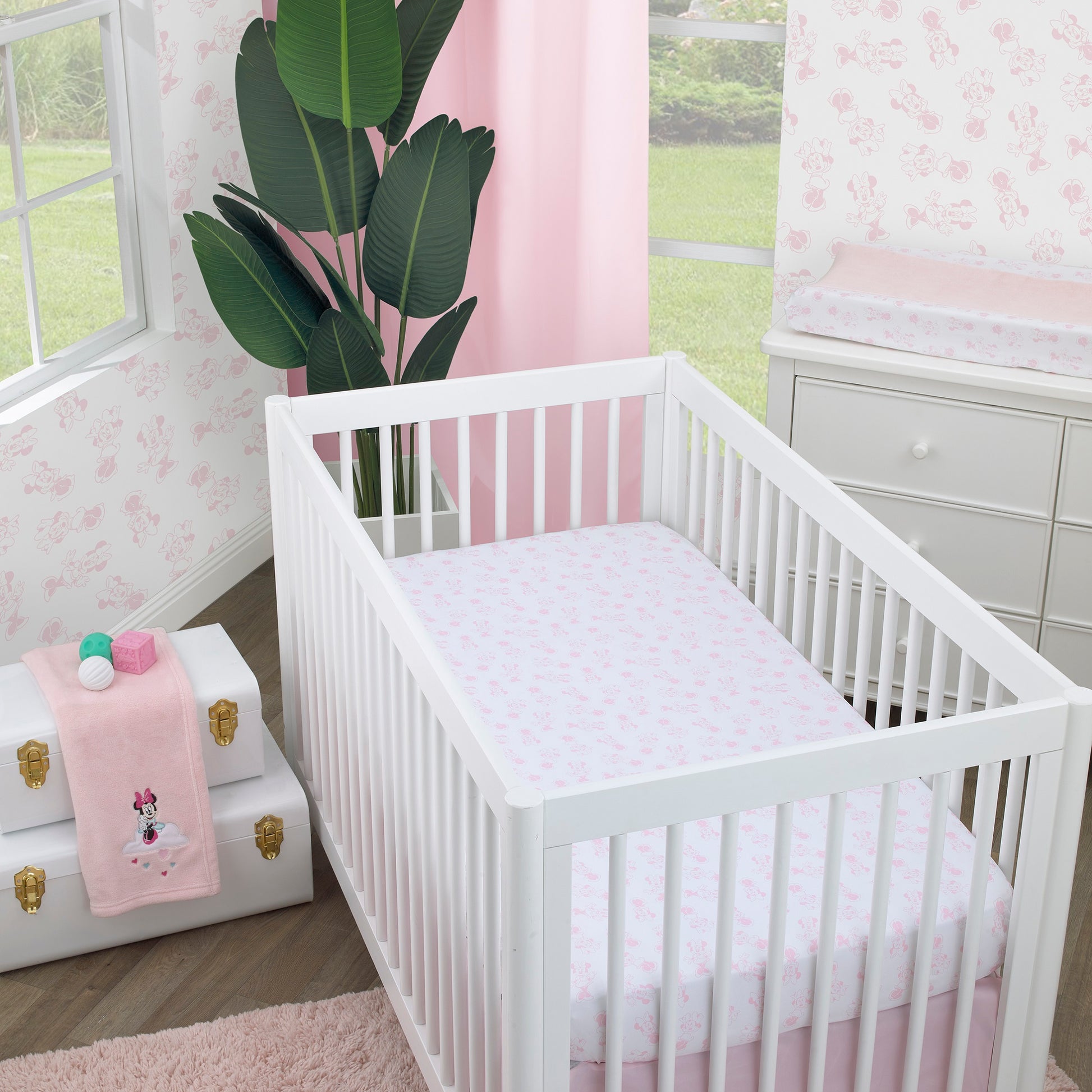 Disney Minnie Mouse Be Happy Pink and White Super Soft Fitted Crib Sheet