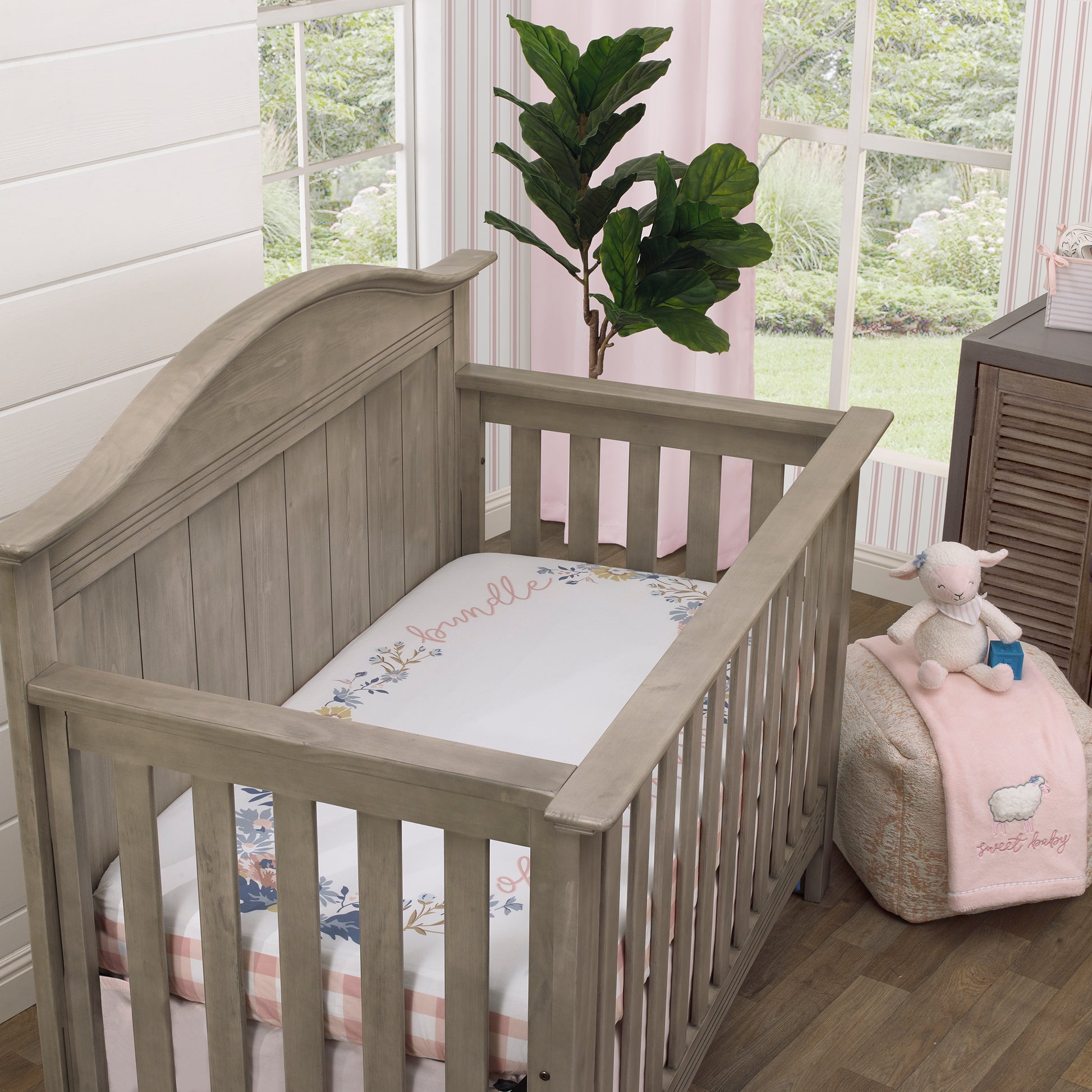 NoJo Farmhouse Chic Pink and White Gingham 'Bundle of Sweetness' Florals 100% Cotton Photo Op Nursery Fitted Crib Sheet