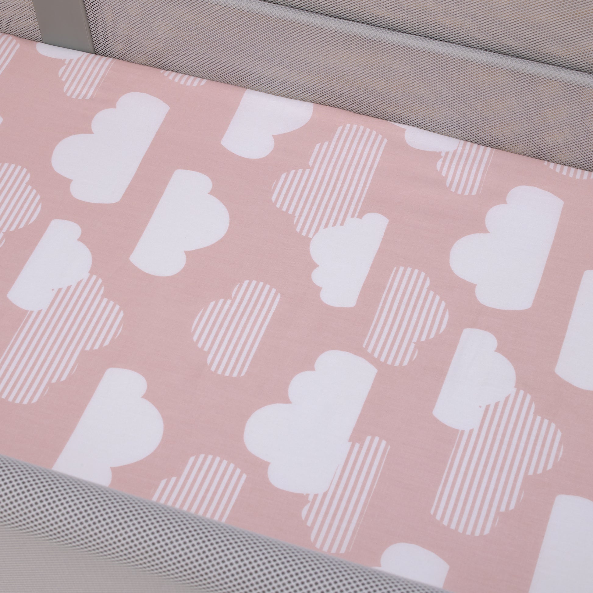 Skip Hop Cozy-Up 2-in-1 Bedside Sleeper Pink and White Clouds 100% Cotton Fitted Bassinet Sheet