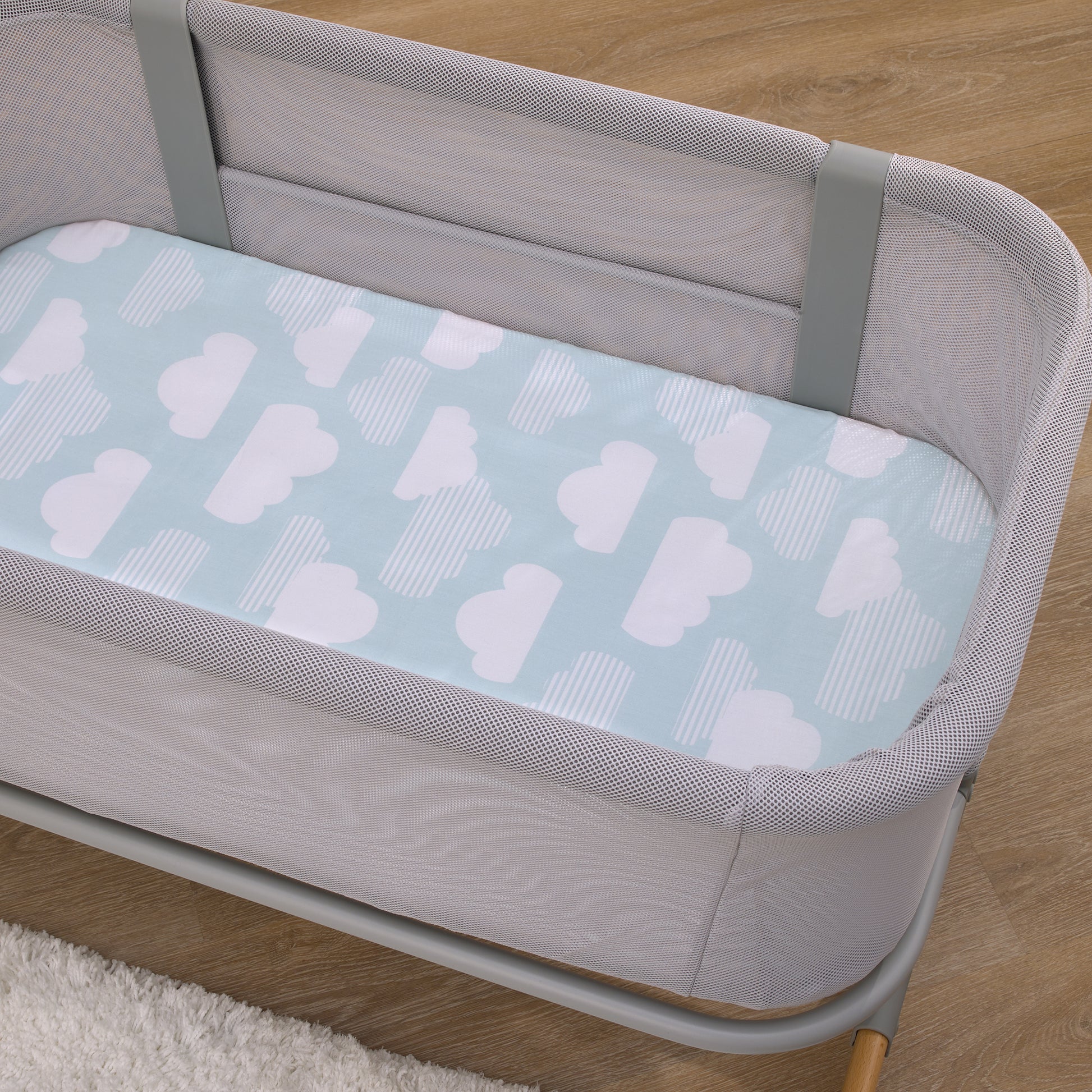 Skip Hop Cozy-Up 2-in-1 Bedside Sleeper Blue and White Clouds 100% Cotton Fitted Bassinet Sheet