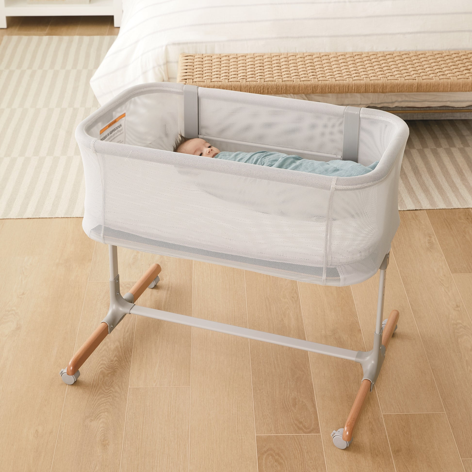 Skip Hop Cozy-Up 2-in-1 Bedside Sleeper Blue and White Clouds 100% Cotton Fitted Bassinet Sheet