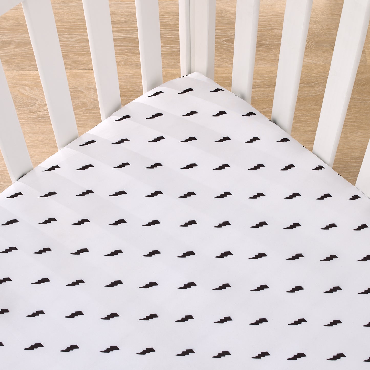 NoJo Lightning Bolt Black and White Nursery Fitted Mini Crib Sheet