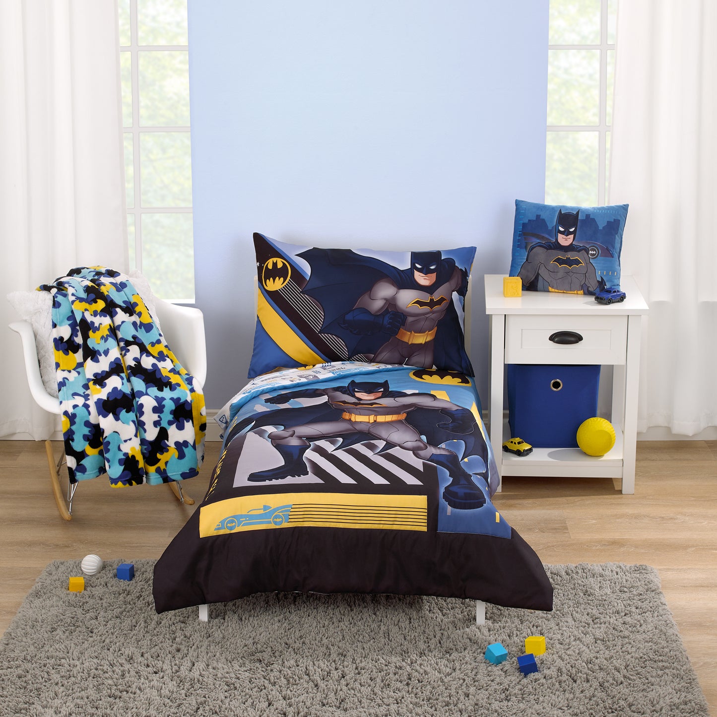 Warner Brothers Batman The Caped Crusader Navy, Gray, and Yellow Bat-Signal 4 Piece Toddler Bed Set - Comforter, Fitted Bottom Sheet, Flat Top Sheet and Reversible Pillowcase