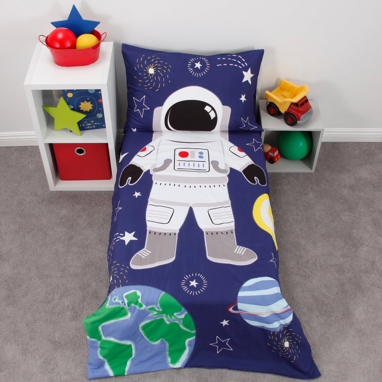 Everything Kids Space Astronaut - Navy, Green and Yellow Glow in the Dark 4 Piece Toddler Bed Set - Comforter, Flat Top Sheet, Fitted Bottom Sheet and Reversible Pillowcase