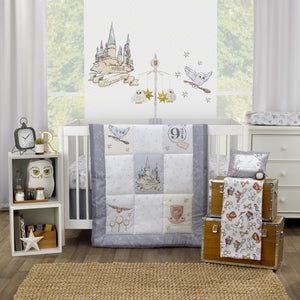 Warner Bros  Harry Potter Magical Moments White and Gold Photo Op Fitted Crib Sheet
