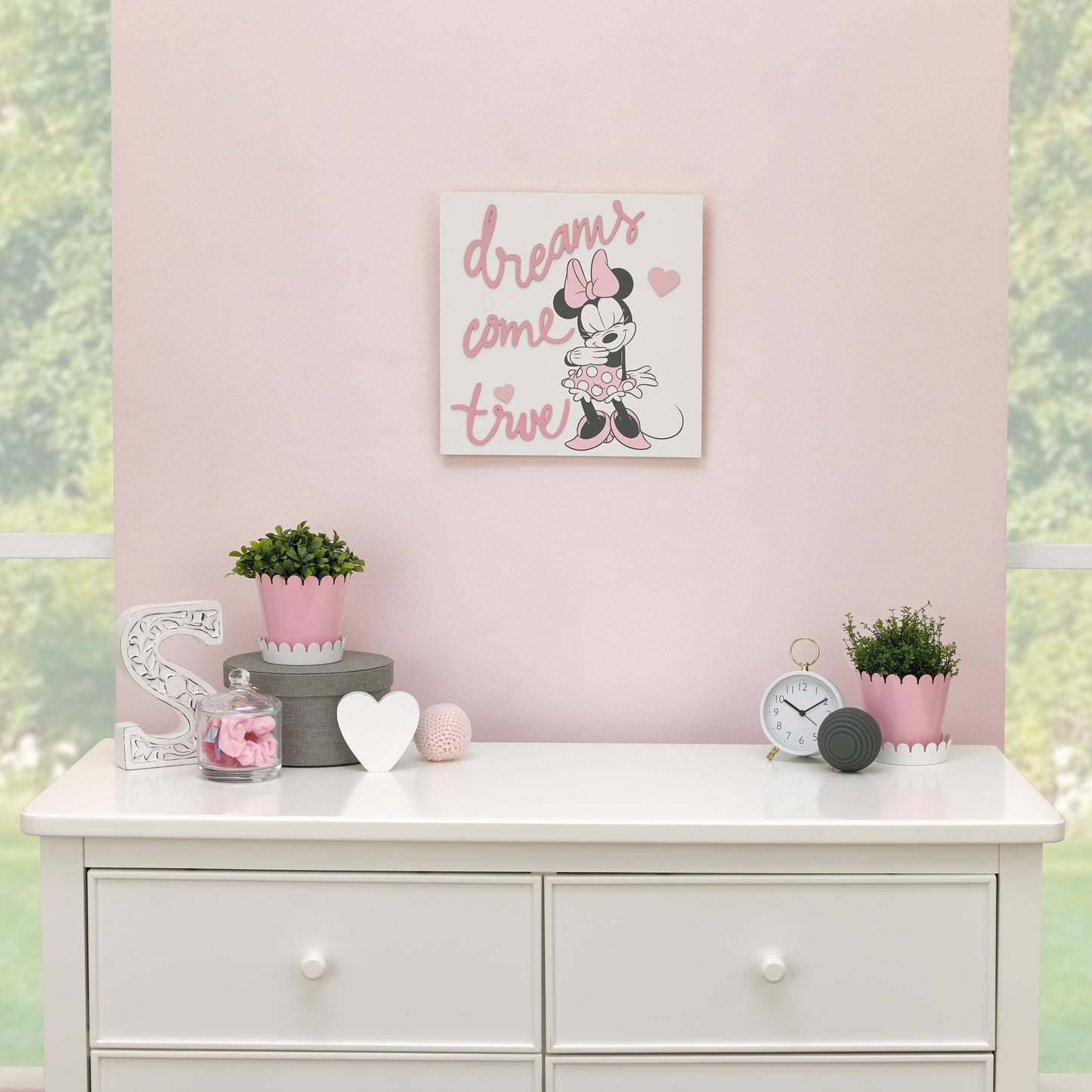 Disney Minnie Mouse Dreams Come True Pink and White Hearts Wood Wall Décor