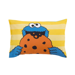 Sesame Street Best Friends Blue, Red, Yellow 4 Piece Toddler Bed Set - Comforter, Fitted Bottom Sheet, Flat Top Sheet, Reversible Pillowcase